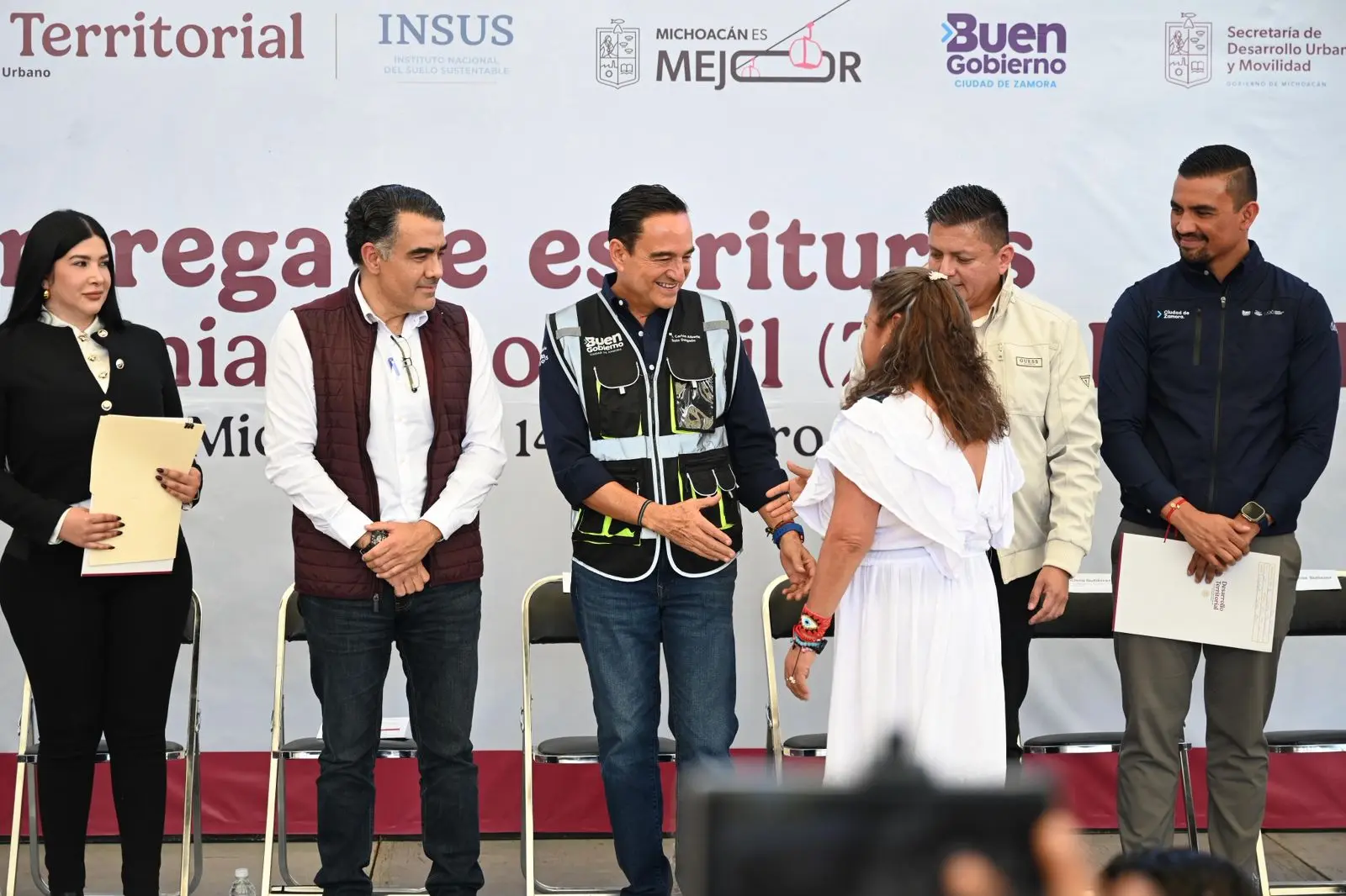 Histórico avance patrimonial: 377 familias de la colonia Ferrocarril reciben sus escrituras