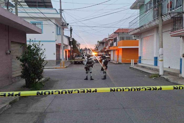 Hojalatero es asesinado a tiros en la colonia Ampliación Revolución, de Uruapan