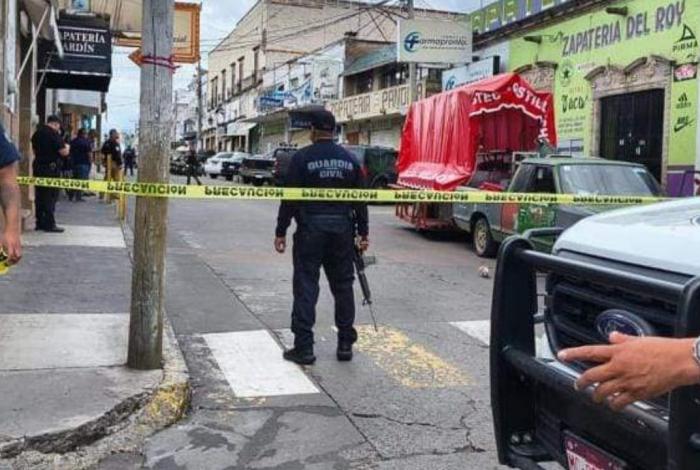 Hombre es asesinado a balazos en pleno centro de Puruándiro