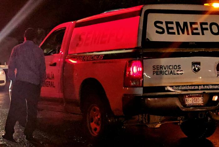 Hombre es hallado muerto y baleado afuera de su casa, en el municipio de Ario