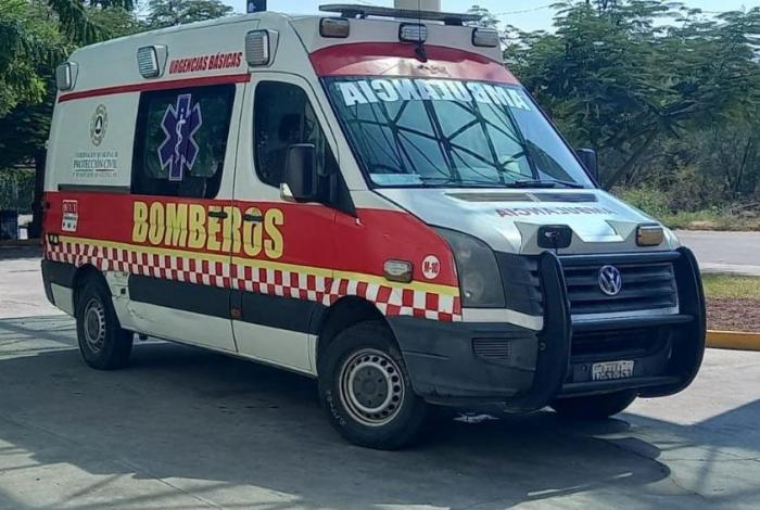 Hombre es herido con arma blanca en Apatzingán; paramédicos logran salvarle la vida