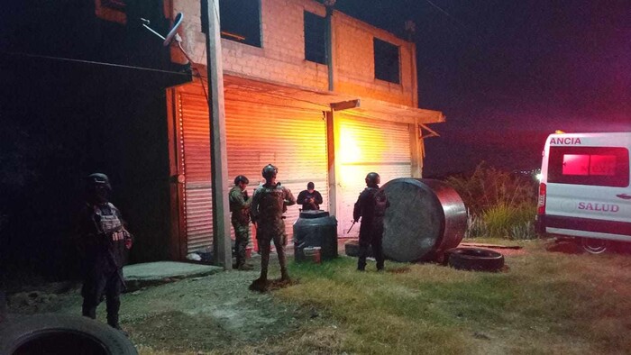 Hombre muere ahogado en un barril con agua en Lázaro Cárdenas