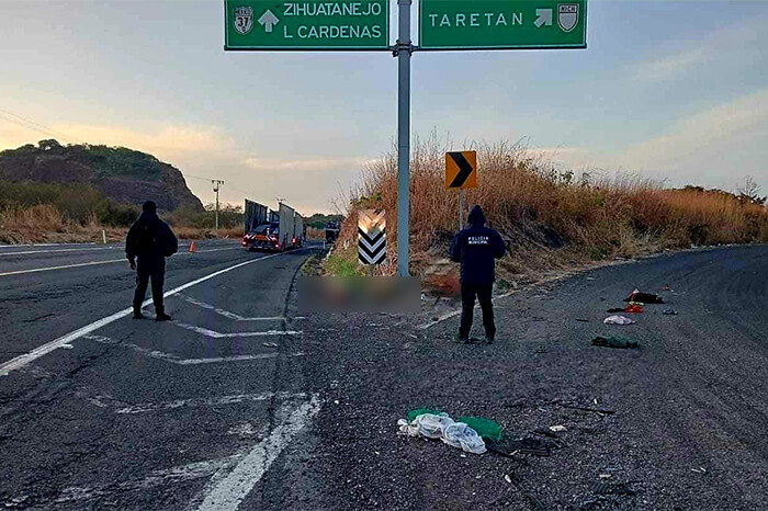 Hombre muere atropellado en la autopista Siglo XXI, cerca de la caseta de Taretan