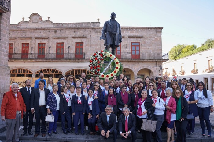 Honran a Juárez a 219 años de su natalicio