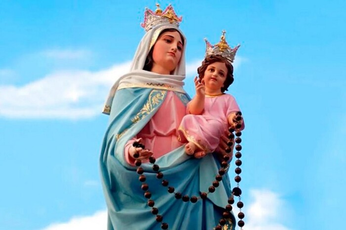 Hoy celebramos la fiesta de la Virgen del Rosario, vencedora del Maligno y sus artimañas