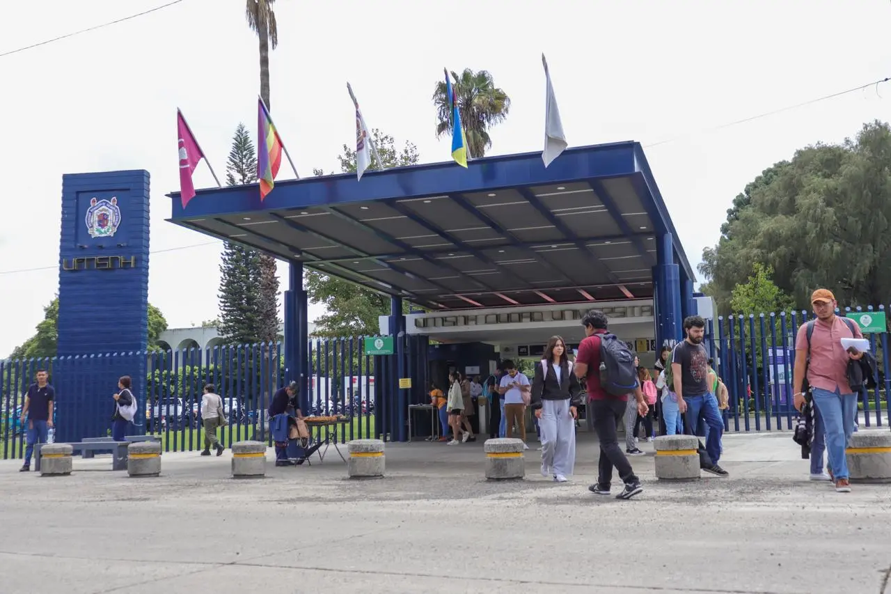 Hoy, nicolaitas recibirán el pago del 100 por ciento de aguinaldo; Yarabí Ávila cumple con las y los trabajadores