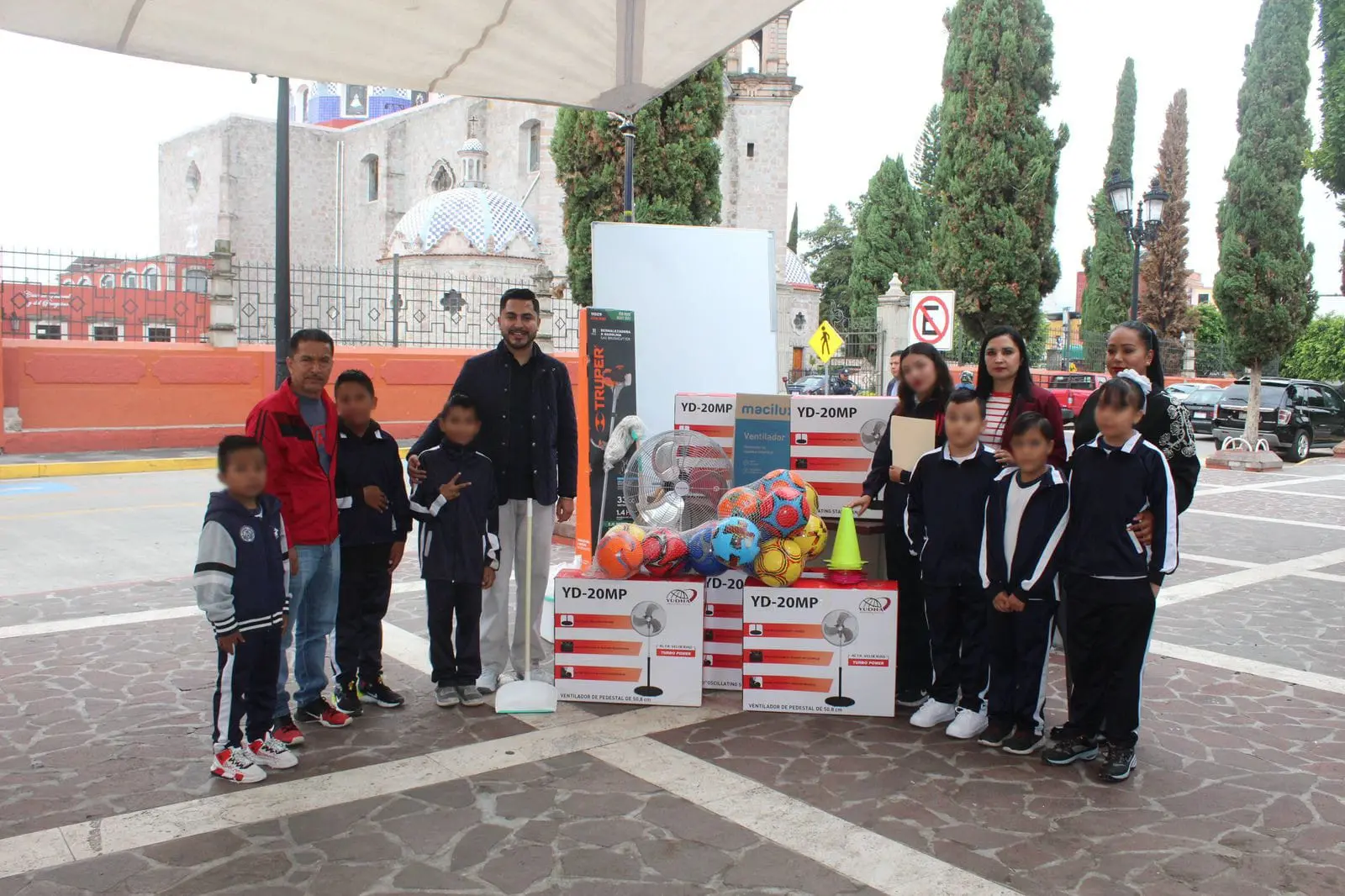 Huandacareo fortalece la educación: Alexis Velázquez Presidente Municipal, entrega material a 35 instituciones del municipio