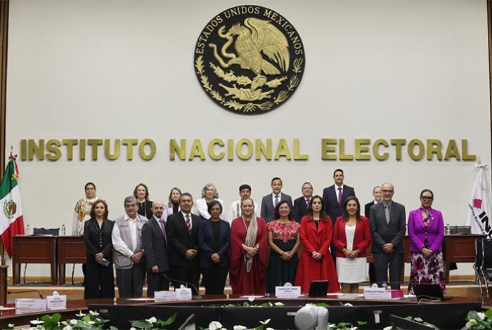 Hugo Aguilar presidirá SCJN: El INE entrega constancias de mayoría a ministras y ministros