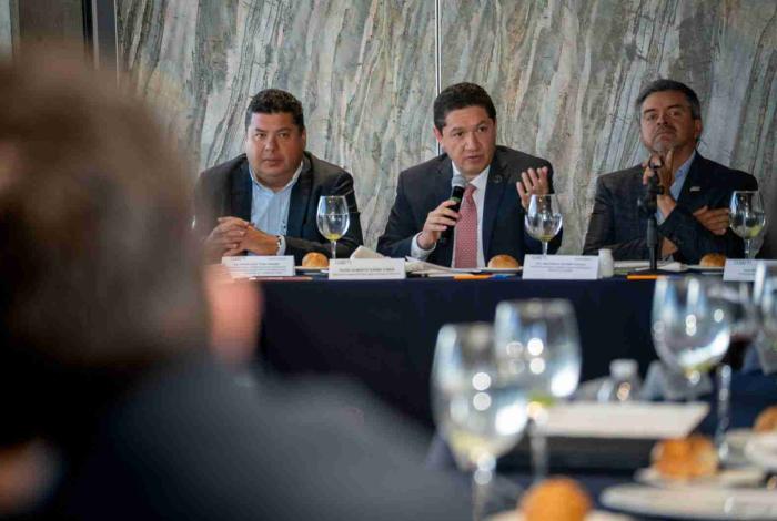 Hugo Gama dialoga con sector empresarial sobre certeza jurídica y modernización del Poder Judicial