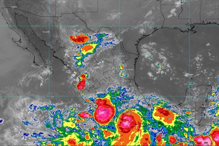 Huracán John toca tierra como categoría 3 en Guerrero; prevén lluvias fuertes