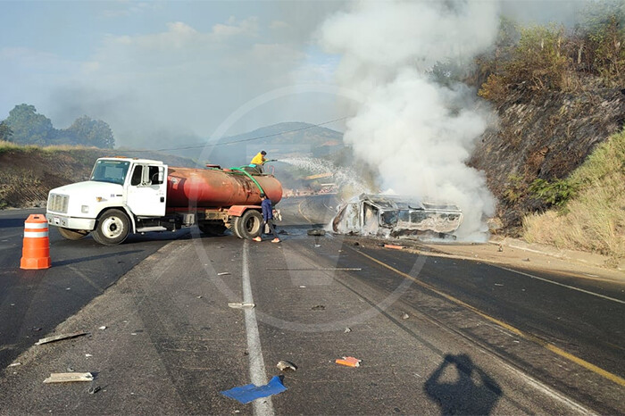 Identifican a los 8 fallecidos en el accidente de ayer en la Siglo XXI; eran de Querétaro e iban a Ixtapa