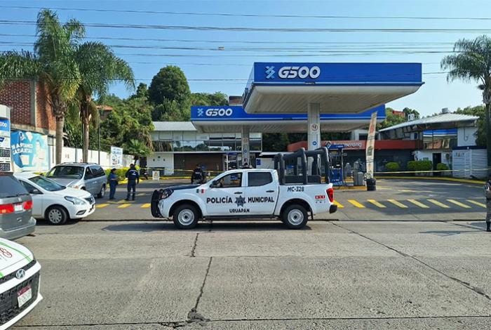 Identifican a mujer asesinada en una gasolinera de Uruapan