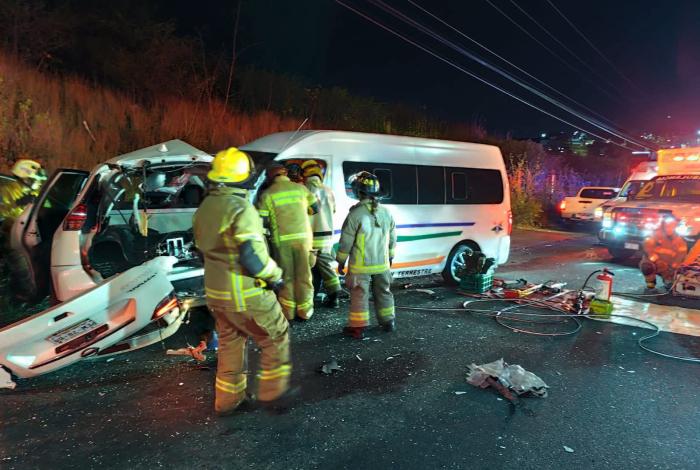 Identifican a víctimas de carambola en la Morelia-Charo