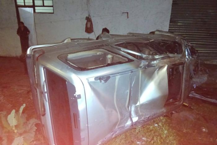 Identifican al matrimonio y su bebé fallecidos tras volcadura vehicular en Zitácuaro