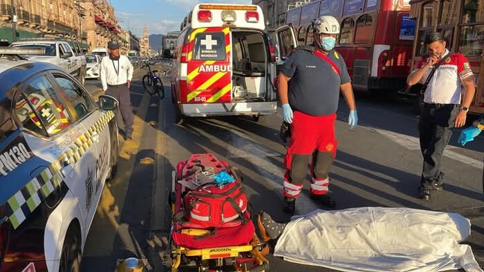 #Imágenes | Adulto mayor muere atropellado por motociclista cerca de la Catedral de Morelia