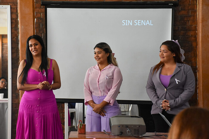 Imparten Taller de Empoderamiento a la Mujer para habitantes de Lázaro Cárdenas