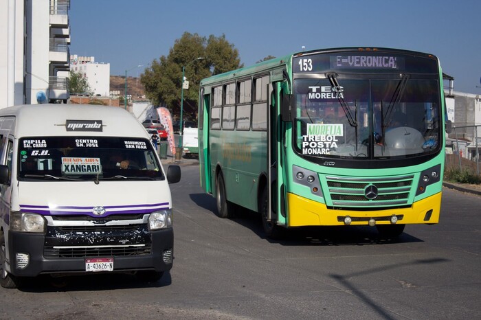 Imposible, aumento a $14 en tarifa al trasporte: Bedolla