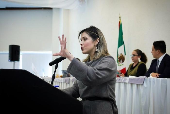 Impulsa Brissa Arroyo un sistema integral de cuidados que redistribuya responsabilidades y deje de recaer únicamente en las mujeres