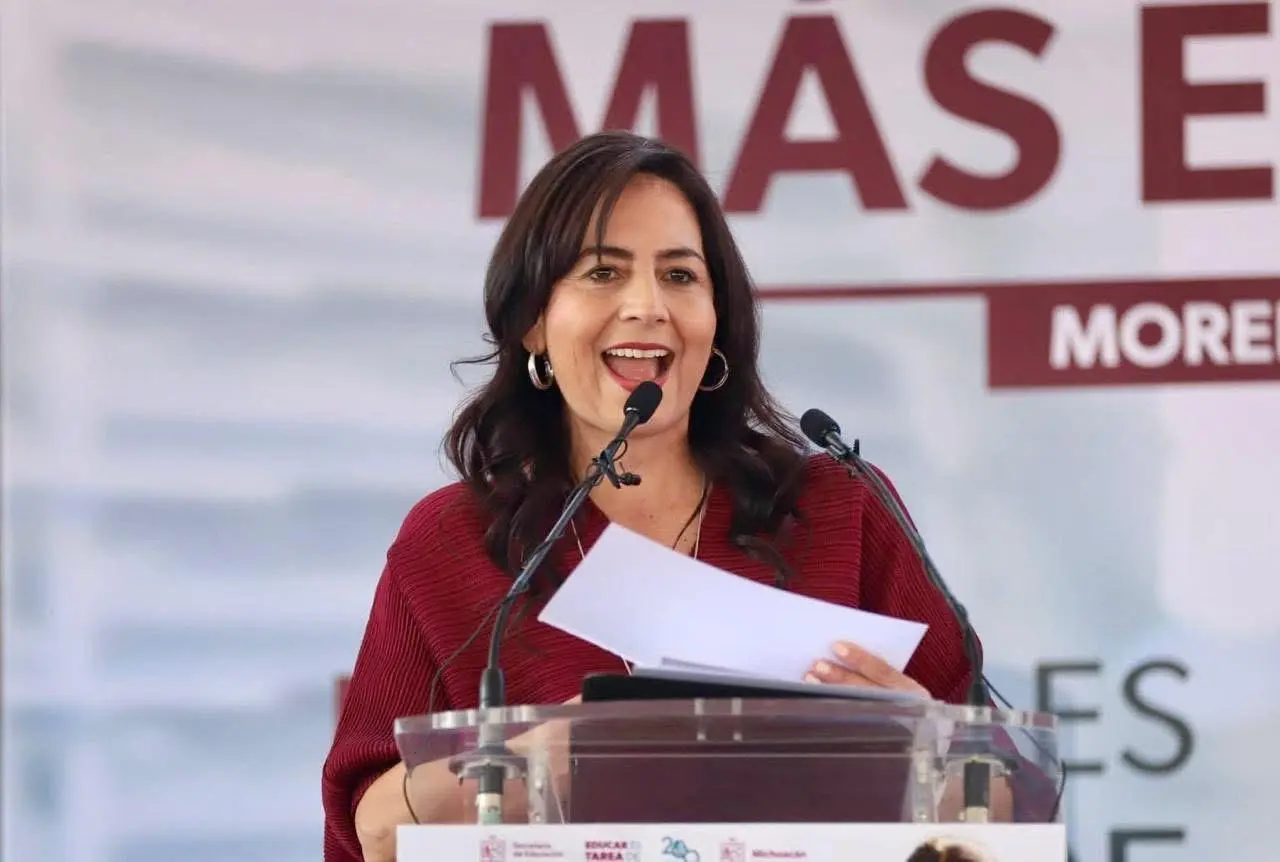 Impulsa Gabriela Molina diálogo entre normalismo y educación básica
