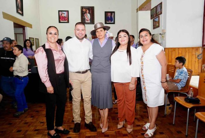 Impulsa Reyes Galindo trabajo en unidad con municipio de Nuevo Urecho