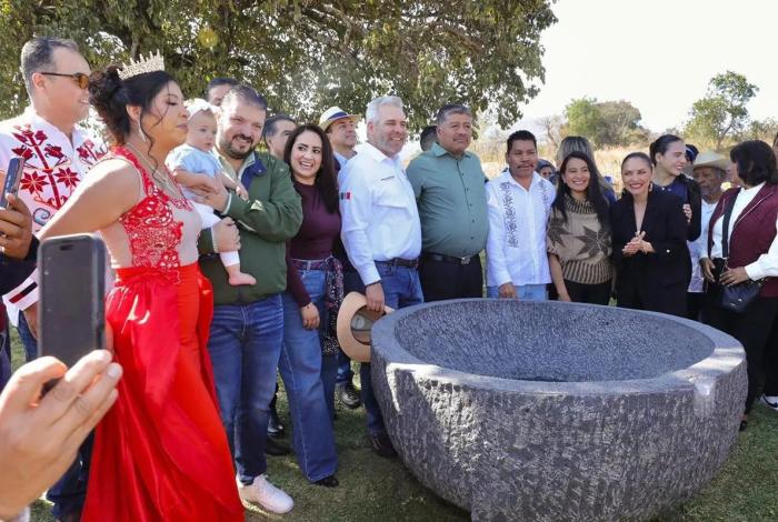 Inaugura Bedolla conexión Villas del Pedregal-San Nicolás Obispo