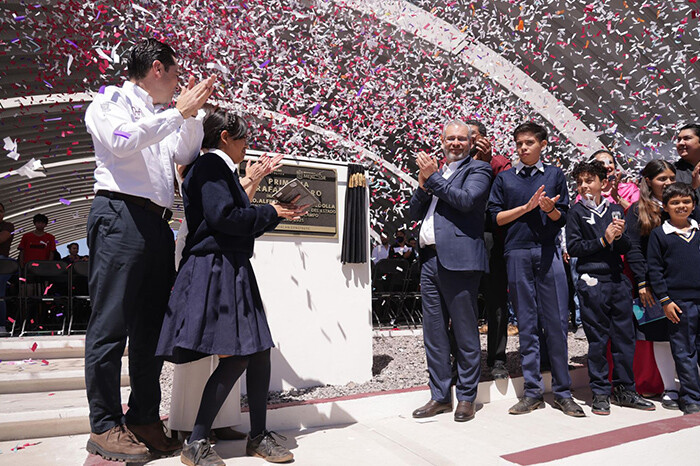 Inaugura Bedolla preescolar y primaria en Villas del Pedregal