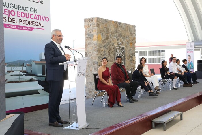 Inaugura Bedolla preescolar y primaria en Villas del Pedregal