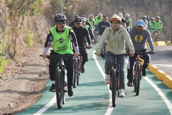 Inaugura Bedolla rehabilitación de 19 km de ciclovía tenencia Morelos-Tiripetío