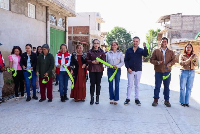 Inaugura Yohana Mendoza nueva obra de pavimentación integral en Ario