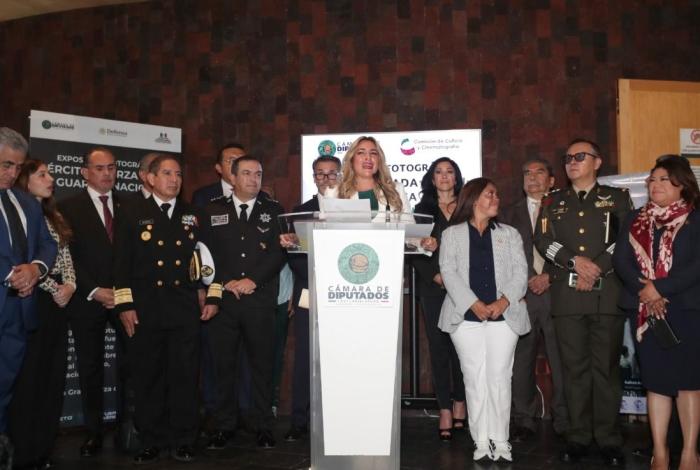 Inauguran en la Cámara de Diputados exposición fotográfica “Honor en cada misión: Ejército, Fuerza Aérea y Guardia Nacional”