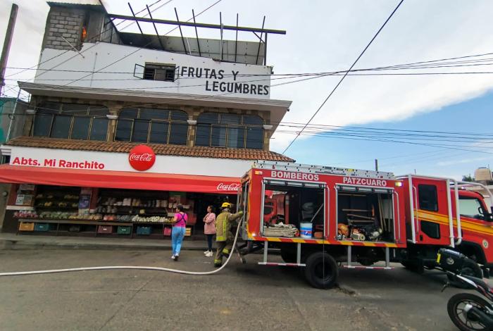 Incend10 en vivienda de Pátzcuaro moviliza a cuerpos de auxilio
