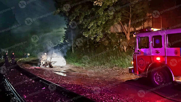 Incendian autos en Zináparo y Uruapan