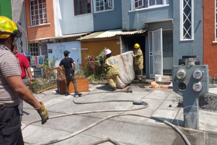 Incendio de una vivienda deja cuantiosos daños materiales en Uruapan