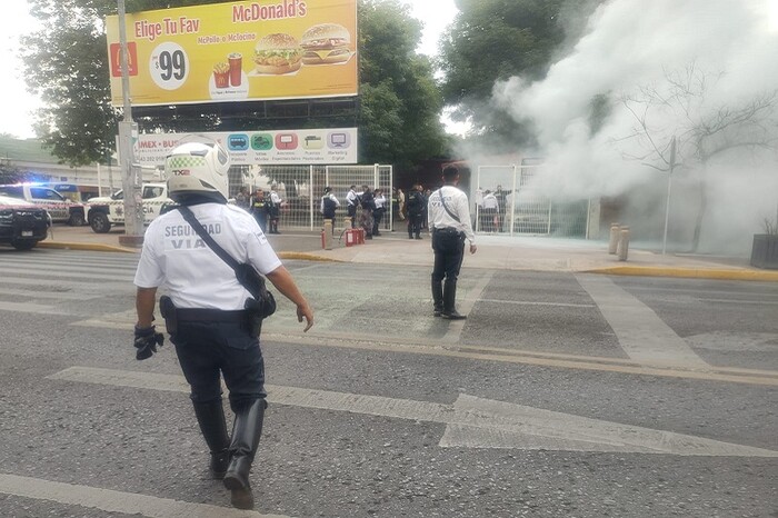 Incendio del vehículo de propaganda del PVEM genera fuerte movilización