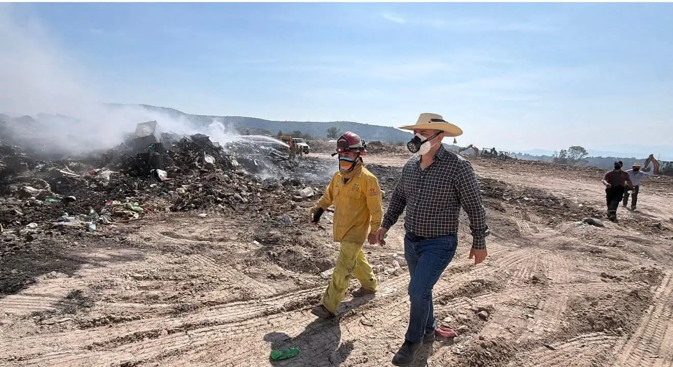 Incendio en basurero municipal de Tarímbaro moviliza labores de contención