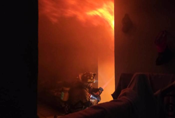 Incendio en La Joya deja daños en vivienda