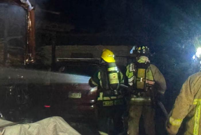 Incendio en Pátzcuaro moviliza a cuerpos de rescate