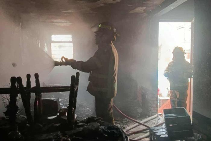 Incendio en una casa de la colonia Los Girasoles, en Morelia, deja daños materiales