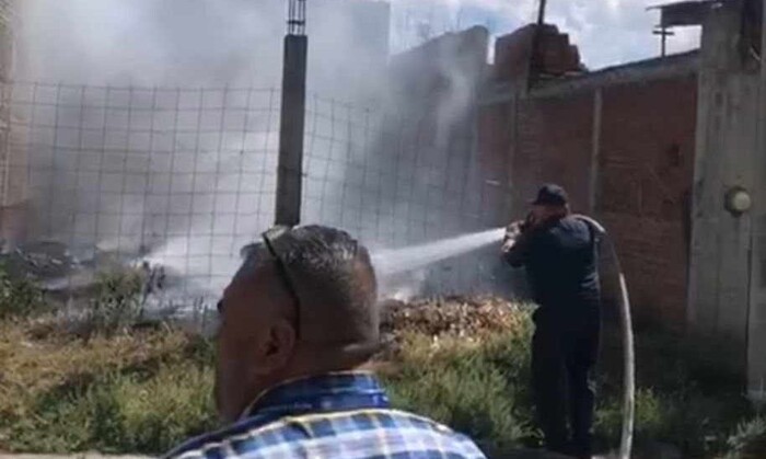 Incendio en vivienda provoca fuerte movilización de bomberos