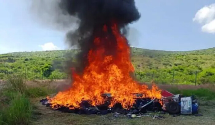 Incinera FGR drogas y equipos delictivos en Michoacán