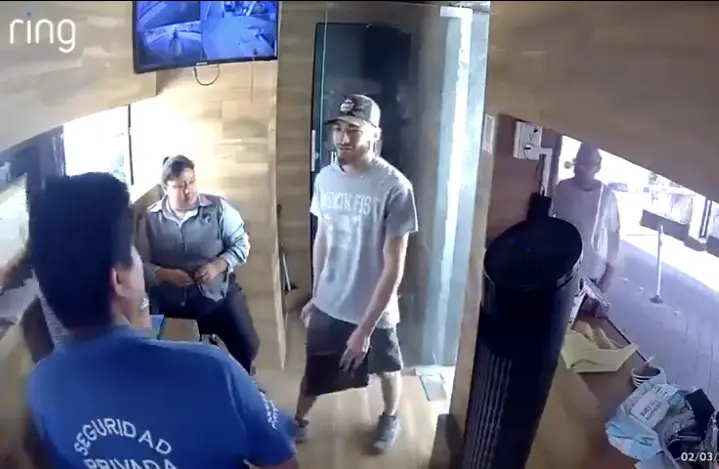 Indignante: vigilante es brutalmente golpeado por aplicar protocolo de seguridad