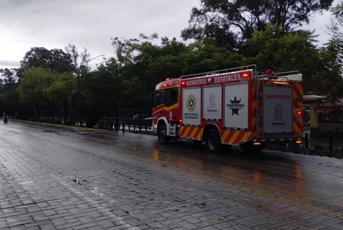 Inicia desfogue de la presa de Cointzio; crecerá 5 cm caudal del Río Grande de Morelia