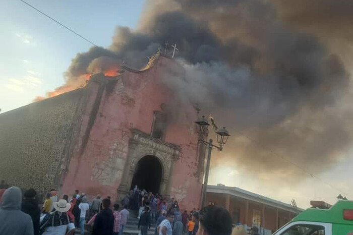 Inicia segunda etapa de restauración del Templo de Nurio, tras incendio que terminó con 500 años de historia