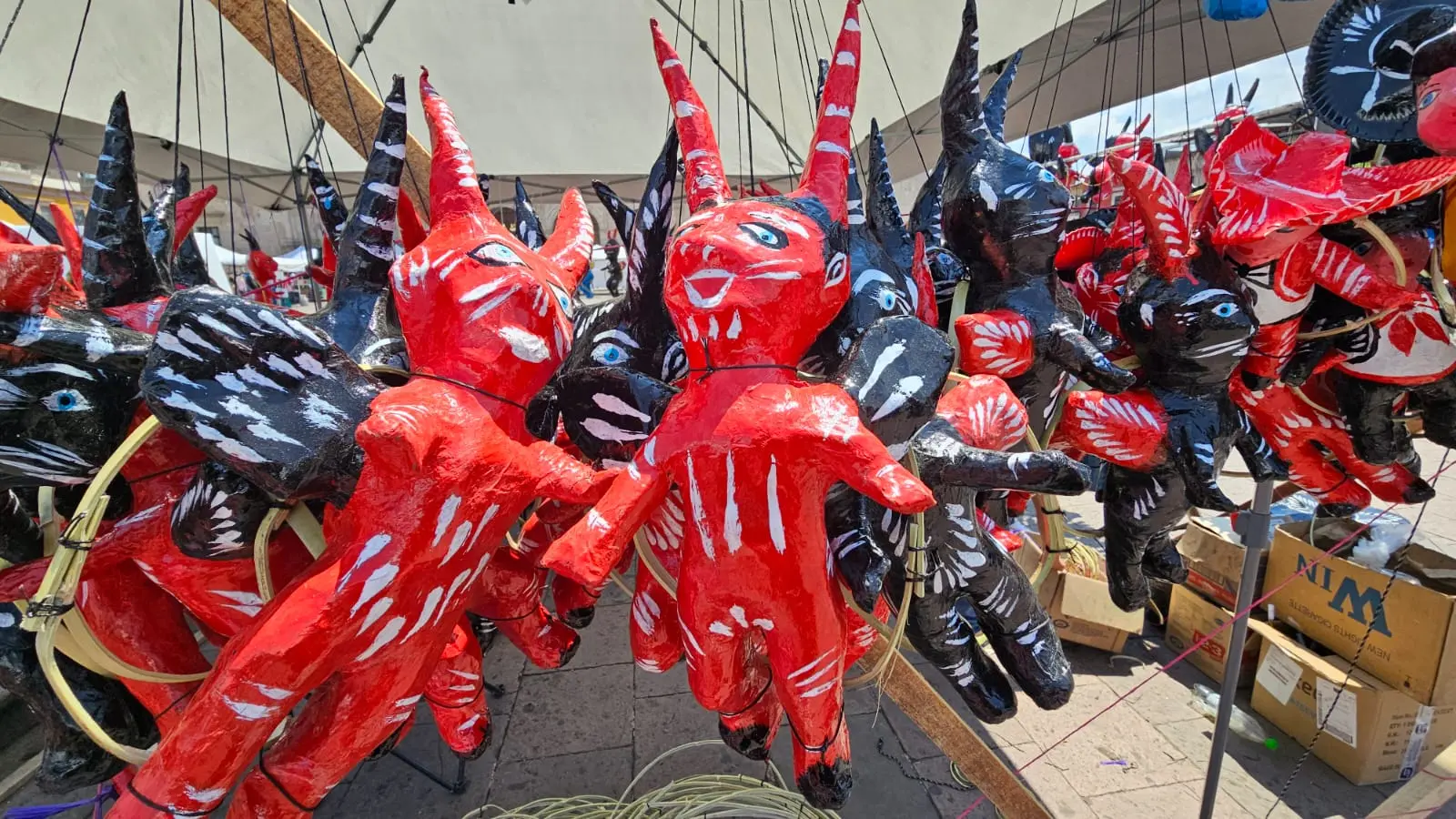 Inicia venta de Judas artesanales en Morelia por tradición de Semana Santa