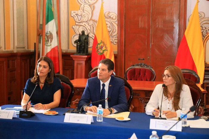 Instala Alfonso Martínez Comisión de Entrega-Recepción en Morelia