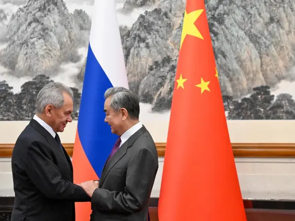 Intensifican Rusia y China su sociedad estratégica para una nueva era