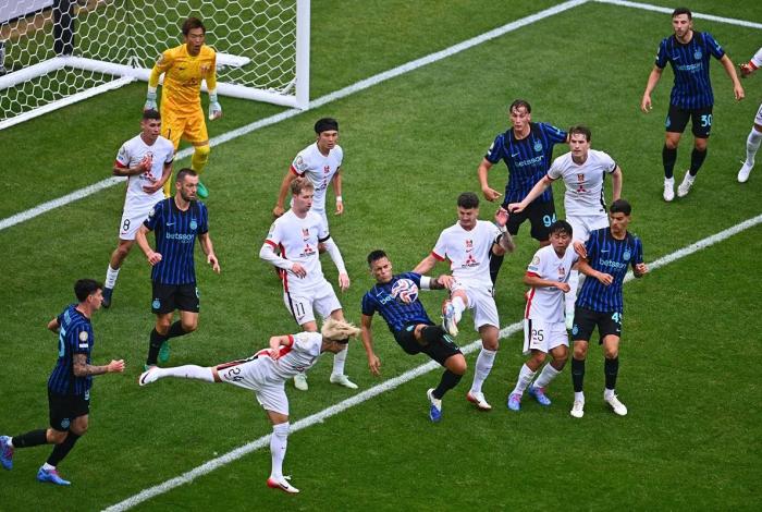 Inter de Milán remonta y sigue en el Mundial de Clubes