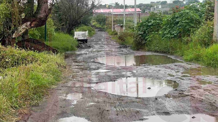 Intransitable calle Laguna Verde de la colonia Lago 1