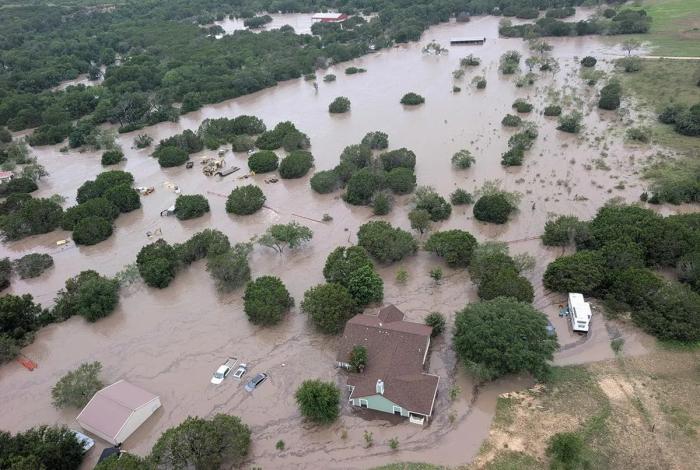 Inundaciones en Texas: 43 fallecidos, 15 son niños