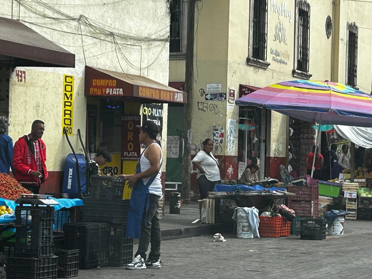 Invade comercio ambulante del Mercado Independencia banquetas y rampas de personas con discapacidad